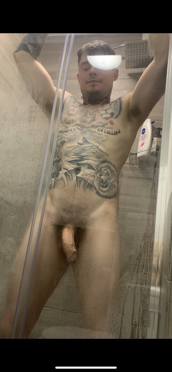inkedupguy69's tweet photo. Shower time before bed 😇 anyone wanna give me a scrub? 👀 

Free onlyfans clips and pics over at 

Www.onlyfans.con/flaminpassuon69 

#showerspy https://t.co/ltuZcAz14L