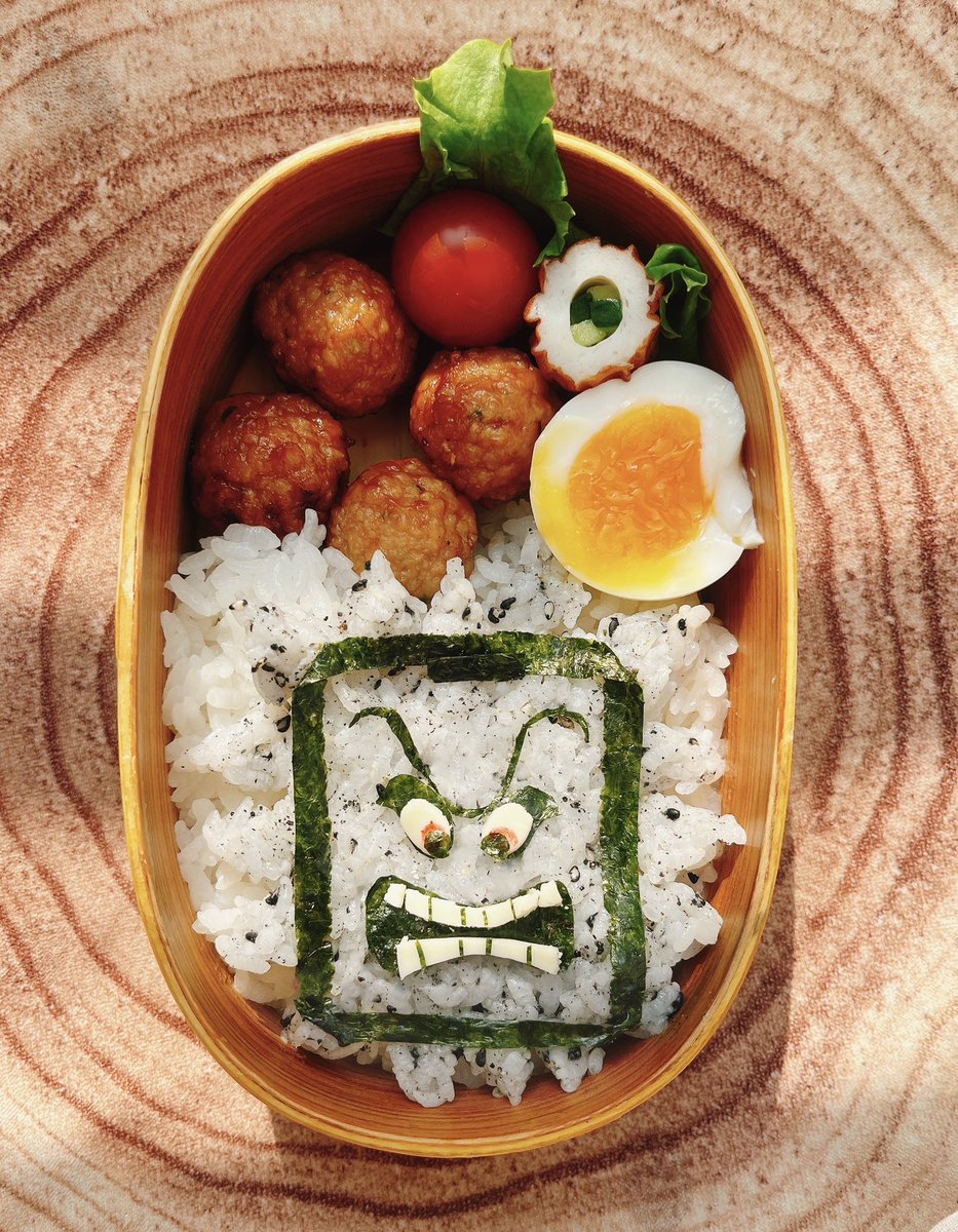sakanatti0330's tweet image. ドッスンのお弁当。

 #マリオブラザーズ弁当  #thwomp  #Nintendo