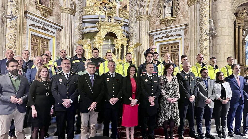 miguelcazorlag's tweet photo. Un año más asistiendo a los actos de la celebración por el dia de la festividad de San Juán De Dios, Felicidades a @Bomberosalmeria por su gran dedicación, entrega y buen servicio a los almerienses @aytoalm. Gracias https://t.co/KMs3WNcEtH