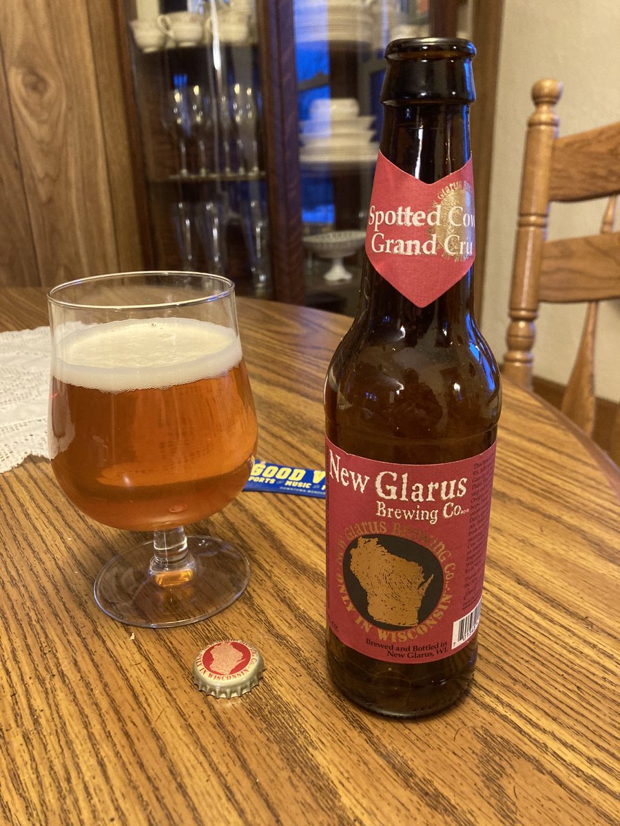 TomMartell54107's tweet photo. Enjoying a very delicious 😋 Spotted Cow Grand Cru this #WIbeerWednesday #goodbeer #bossCow https://t.co/7fJvpKgvkt
