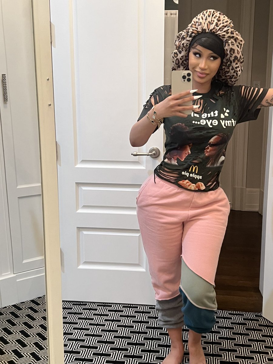 iamcardib tweet picture