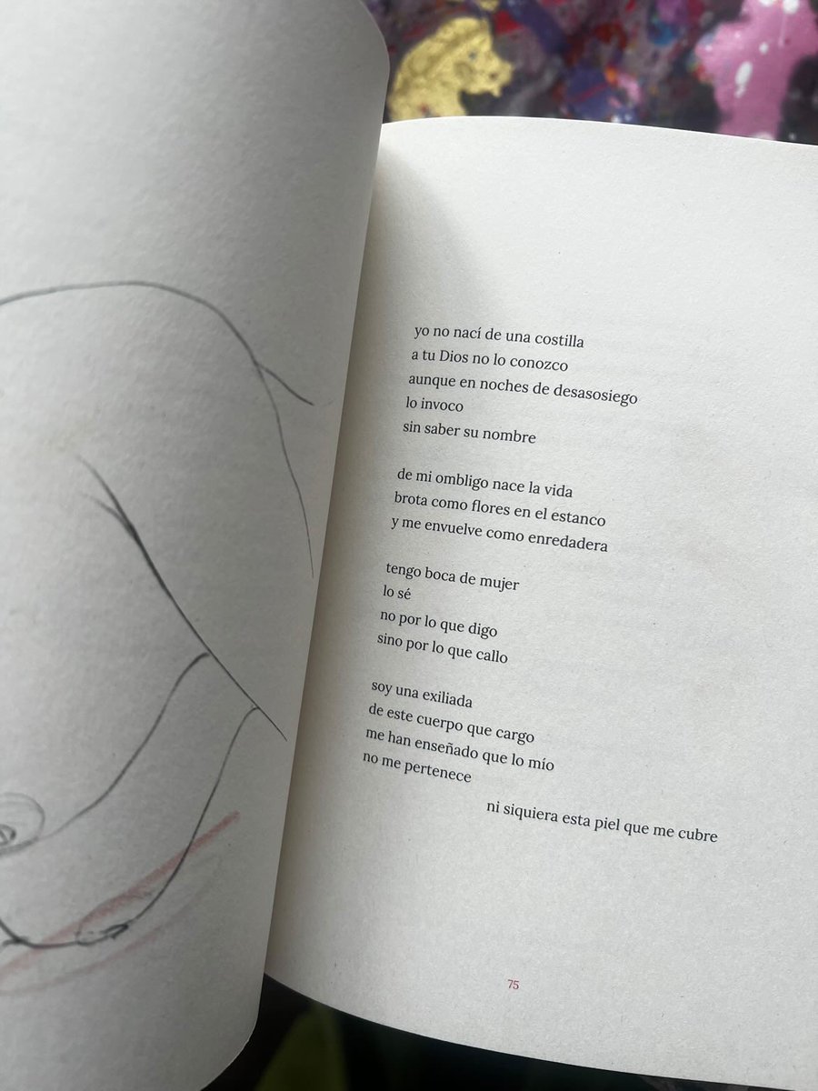 Cementedelibros's tweet photo. “Yo no nací de una costilla
a tu Dios no lo conozco 
aunque en noches de desasosiego 
lo invoco 
sin saber su nombre
de mi ombligo nace la vida
brota como flores en el estanco…”
Libro: La sed de mi 
Autor: @camilaesguerra 
#cementeriodelibros https://t.co/RWrAOx1wCx