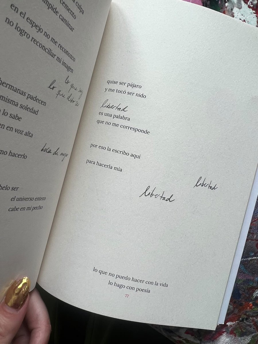 Cementedelibros's tweet photo. “Yo no nací de una costilla
a tu Dios no lo conozco 
aunque en noches de desasosiego 
lo invoco 
sin saber su nombre
de mi ombligo nace la vida
brota como flores en el estanco…”
Libro: La sed de mi 
Autor: @camilaesguerra 
#cementeriodelibros https://t.co/RWrAOx1wCx