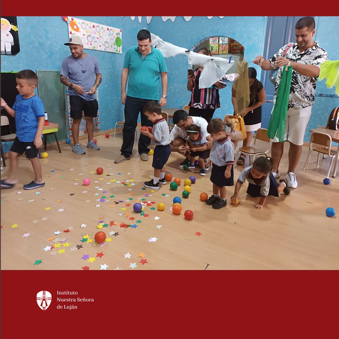 TwitLujan's tweet photo. Buen jueves! Esta semana las puertas del Jardín Huellitas se abrieron para recibir a las estrellitas✨. Toda la comunidad educativa les desea un muy buen comienzo!! https://t.co/YiCAhOYHDG
