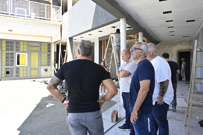 🏫 LOCALES l Continúa la obra de ampliación y remodelación de la Primaria 44 de Ricardo Rojas 👇🏻

tigrealdia.com.ar/continua-la-ob…