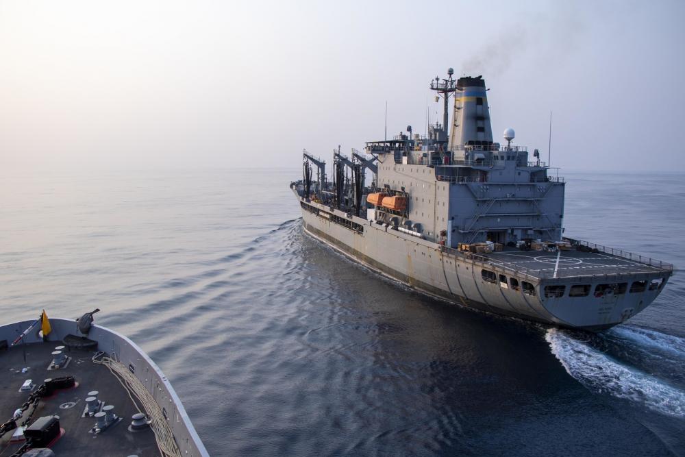 #USSAnchorage and #USNSBigHorn conduct an underway replenishment in the #GulfOfThailand. #FreeAndOpenIndoPacific 
#Readiness 

📸:  MC1 Tom Tonthat