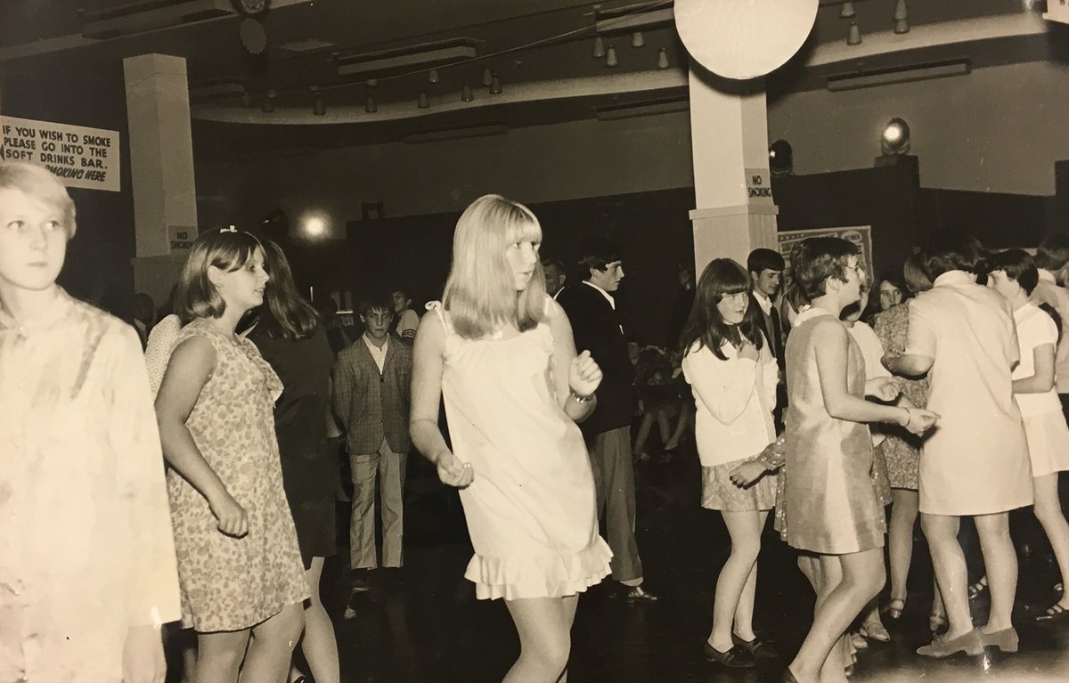 Looking for some vintage inspiration? 
You’ll be amazed what you can find offline

Come and spend some quality time with #SouthwarkArchives’ photo collection 

Email archives@southwark.gov.uk for more info or to make an appointment  

📷 Fashion show, Jones and Higgins c.1965