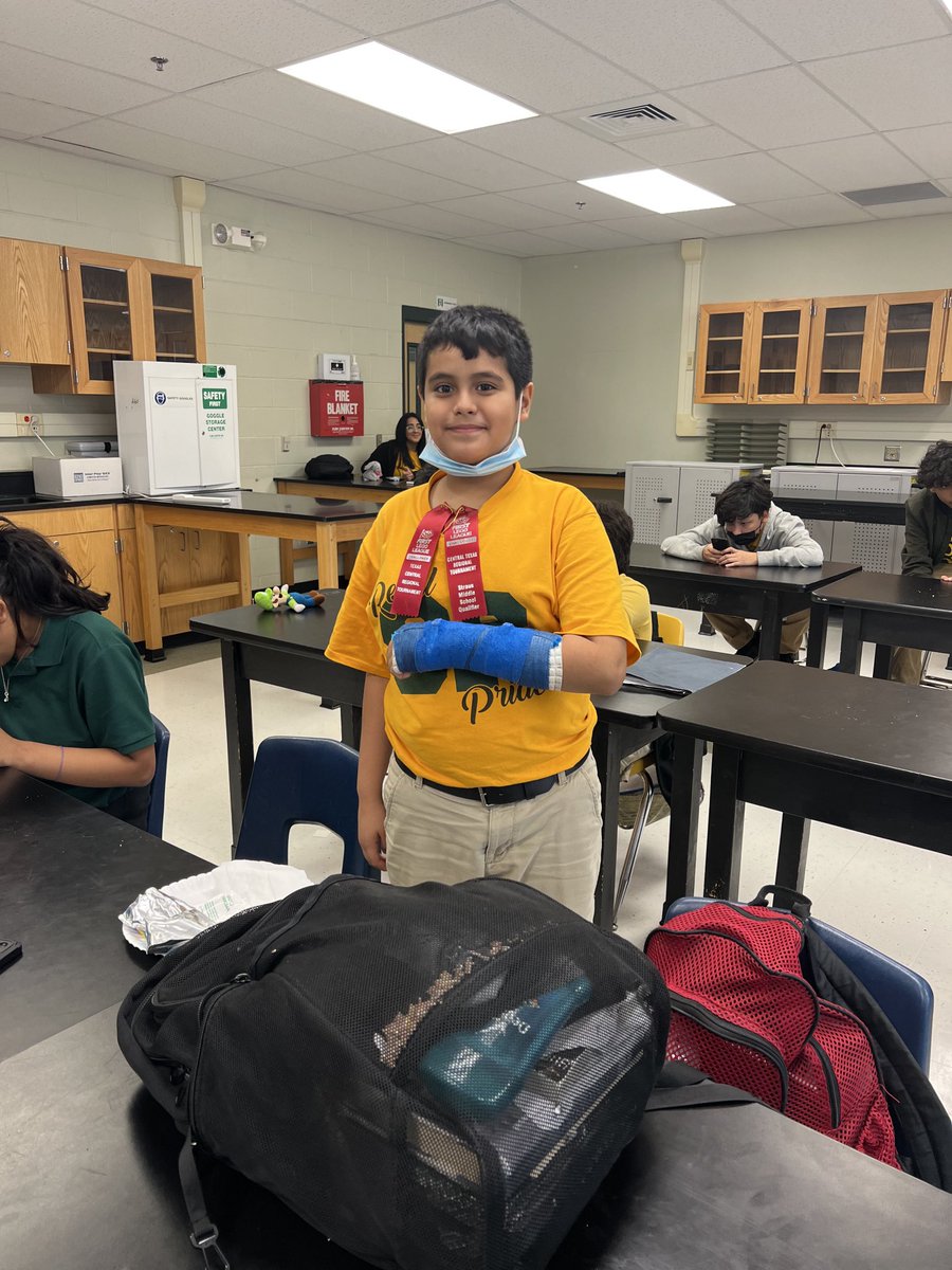 alvareznisd's tweet image. Celebrating our great Robotic season with cupcakes, ice cream and pizza! So proud of our kids! Teamwork at its best. Thanks to our amazing volunteer ⁦@phillip_manna⁩ ! we couldn’t do it without our heart of rebel coaches. ❤️⁦@NISDRoss⁩ #RootedRoss