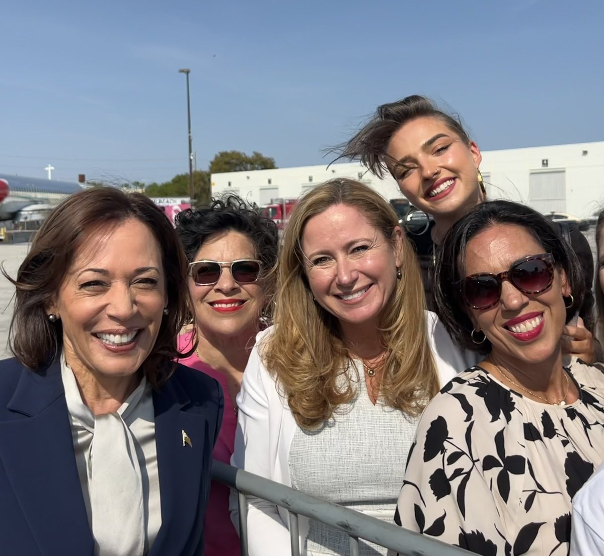 What an honor to have Kamala Harris in Miami on International Women’s Day!! The first woman VP of the United States in the most international city in America. I’m so grateful to have been there for this moment