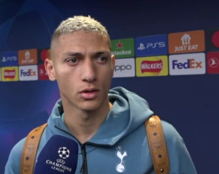 paisoltaram's tweet photo. 🎙️ Richarlison: "Essa temporada tem sido uma merda. Não entendo a falta de sequência, vinha bem nos jogos, de repente fui pro banco.

Contra o Wolves joguei 5 minutos, perguntei o porquê, não me responderam.

Aqui não tem bobo, sou profissional, treino todo dia." 😳

[TNT Sports] https://t.co/348Rwqzltp