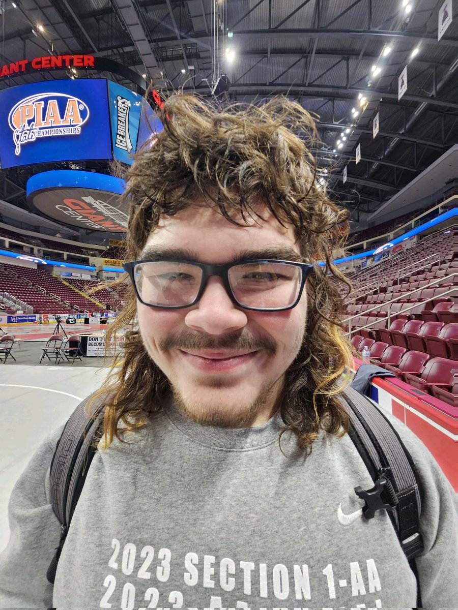 Ready to roll here at the PIAA State Championships. #Hershey #RollDevils