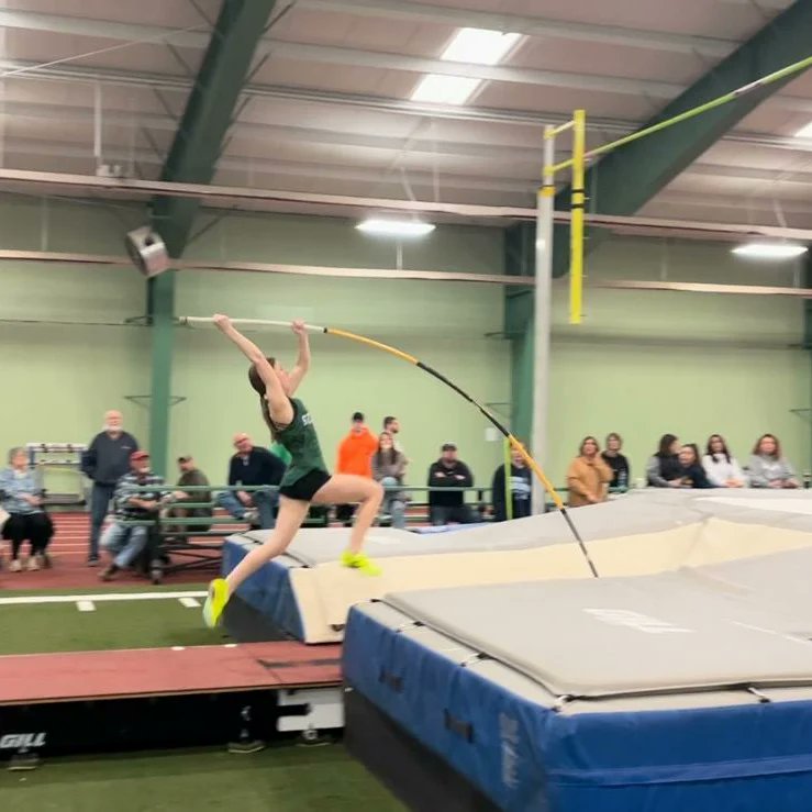 GeneseoCurrent's tweet image. GHS Track &amp;amp; Field 🏃‍♀️ 🏃‍♂️
New GHS Girls Pole Vault Record! Leaf Freshman Jocelyn Cechowicz cleared 3.43m on Saturday at the Sterling Gold Medal Meet...and she did it in her first high school competition on her way to a first place finish!

📸 Credit: Cechowicz Family  - Thank You!