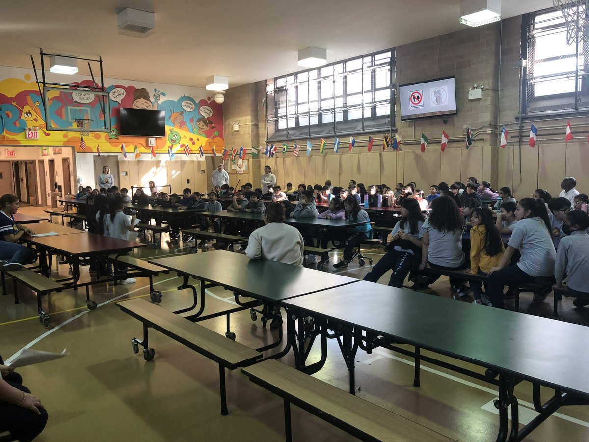 PS 280Q 1st grade tweet media