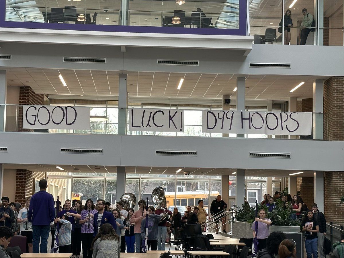 D99Hoops's tweet image. Had a great send off at @DownersNorth today for team 1 and 2!