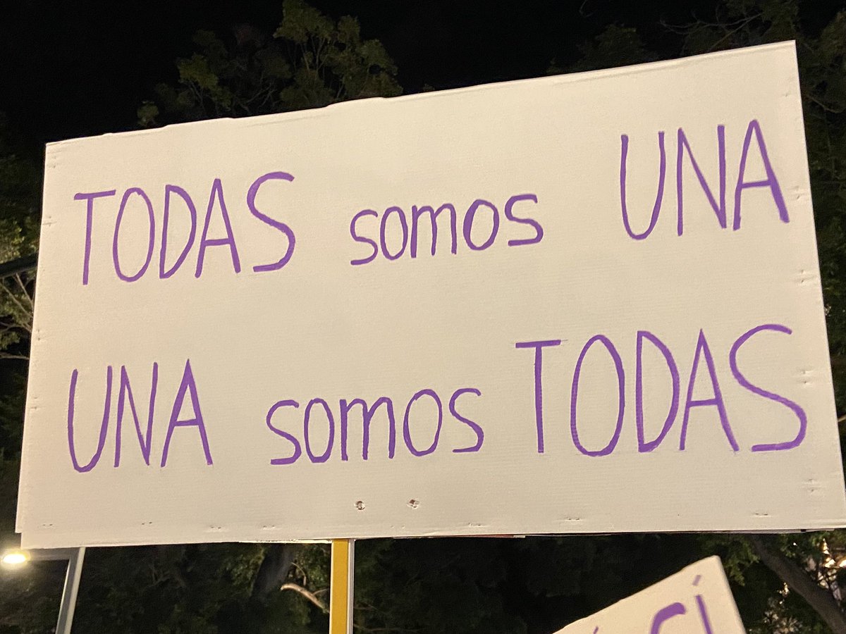 Maribel_Alh's tweet photo. Hoy en las calles de Malaga el Feminismo #8M ha pisado fuerte, poniéndonos de frente a quienes nos quieren hacer retroceder. Las mujeres y las feministas seguimos luchando para seguir conquistando derechos, aún queda mucho por conseguir, y lo haremos. 💜#APorMasFeminismo https://t.co/7H3eYqKMTY