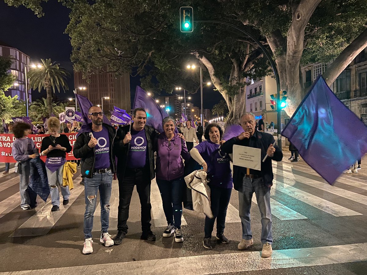 Maribel_Alh's tweet photo. Hoy en las calles de Malaga el Feminismo #8M ha pisado fuerte, poniéndonos de frente a quienes nos quieren hacer retroceder. Las mujeres y las feministas seguimos luchando para seguir conquistando derechos, aún queda mucho por conseguir, y lo haremos. 💜#APorMasFeminismo https://t.co/7H3eYqKMTY