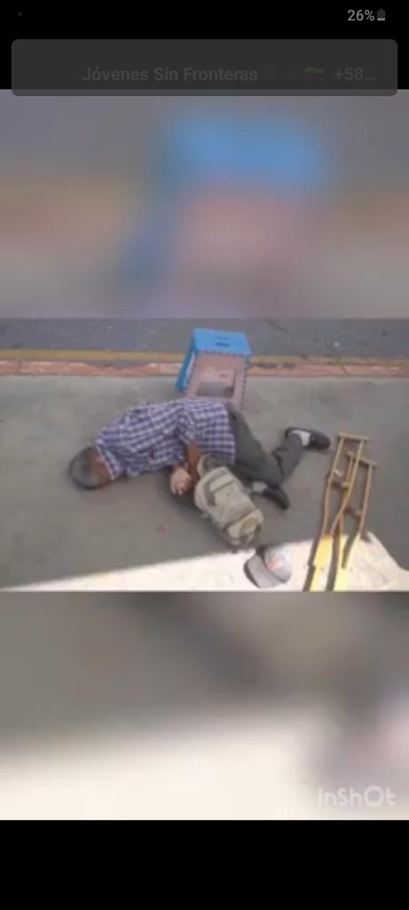 MLuisramos's tweet photo. Muere en  Barquisimeto de hambre en la calle un Venezolano más.
Esto no se publica en Venezuela y no le importa al régimen, si a ti te importa.
Ruédalo. https://t.co/hGZ8qxWsj1