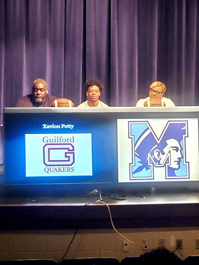 XavionPetty's tweet photo. Feeling grateful! Thanks to all that help make this day special! Signed/Commited. Came home to grind. #ImMoving2Greensboro #Commited2TheG @CoachWatson_48 @CoachBowen_ @YoureNextTrain1 @GuilfordFB @petty_marques @JLMannFB1 @CatesSports @Coach_Charlie38 https://t.co/kUBQkYwezs
