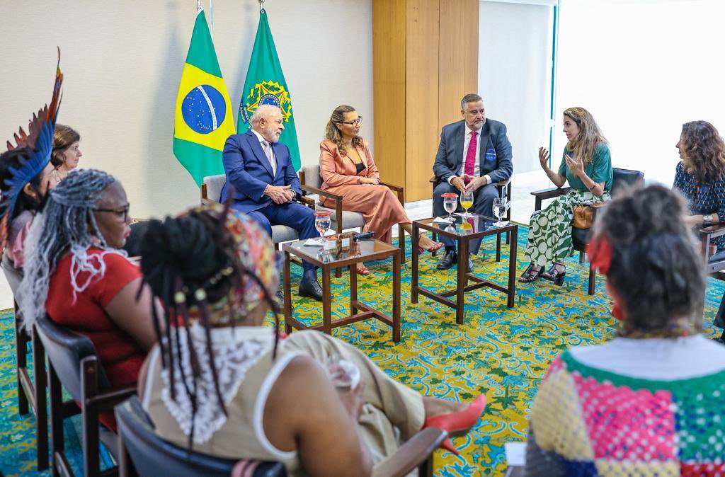 Lula tweet media