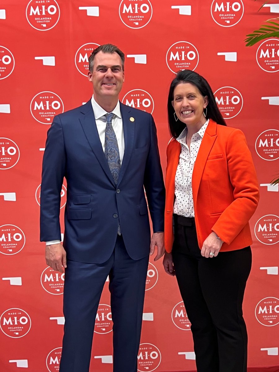 GovStitt's tweet photo. Had a great time at the Made in Oklahoma reception last night.

The @MIOCoalition is made up of 100 companies that employ 58,000 Oklahomans and generate over $3.4 billion annually! https://t.co/5zheo2yMUm