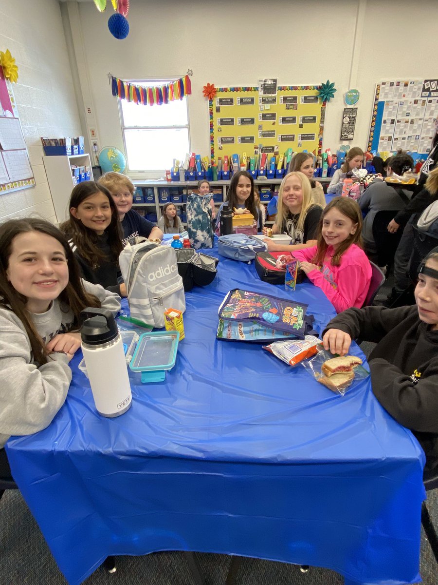 MrsKobesClass's tweet photo. Safety Patrol Spirit Day - “Picnic” lunch in the classroom!! So much fun! https://t.co/IGqvlSv1Dw
