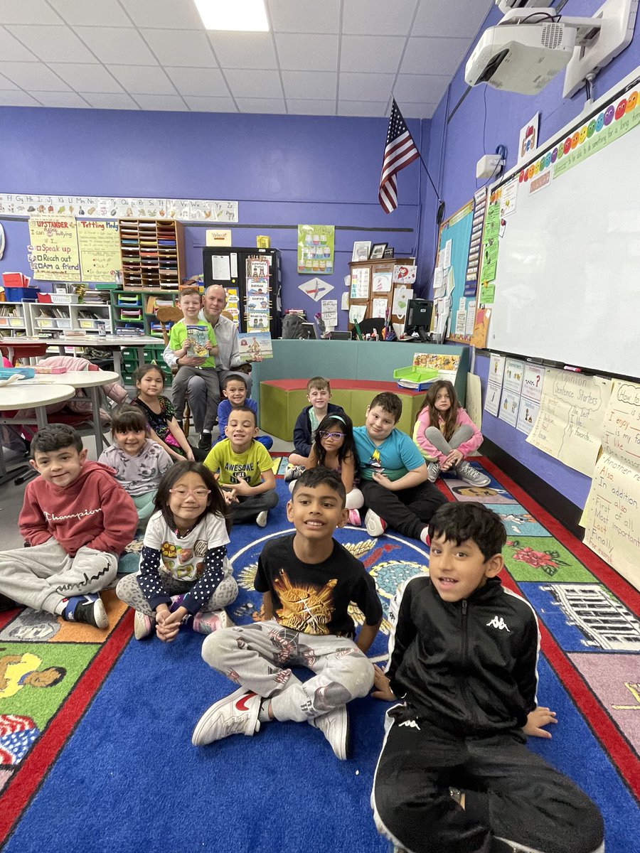 Another great guest reader! Thank you Mr. Haniffy! <a href="/Hampton_Street/">Hampton Street</a> <a href="/roeart/">r</a> #Mineolaproud