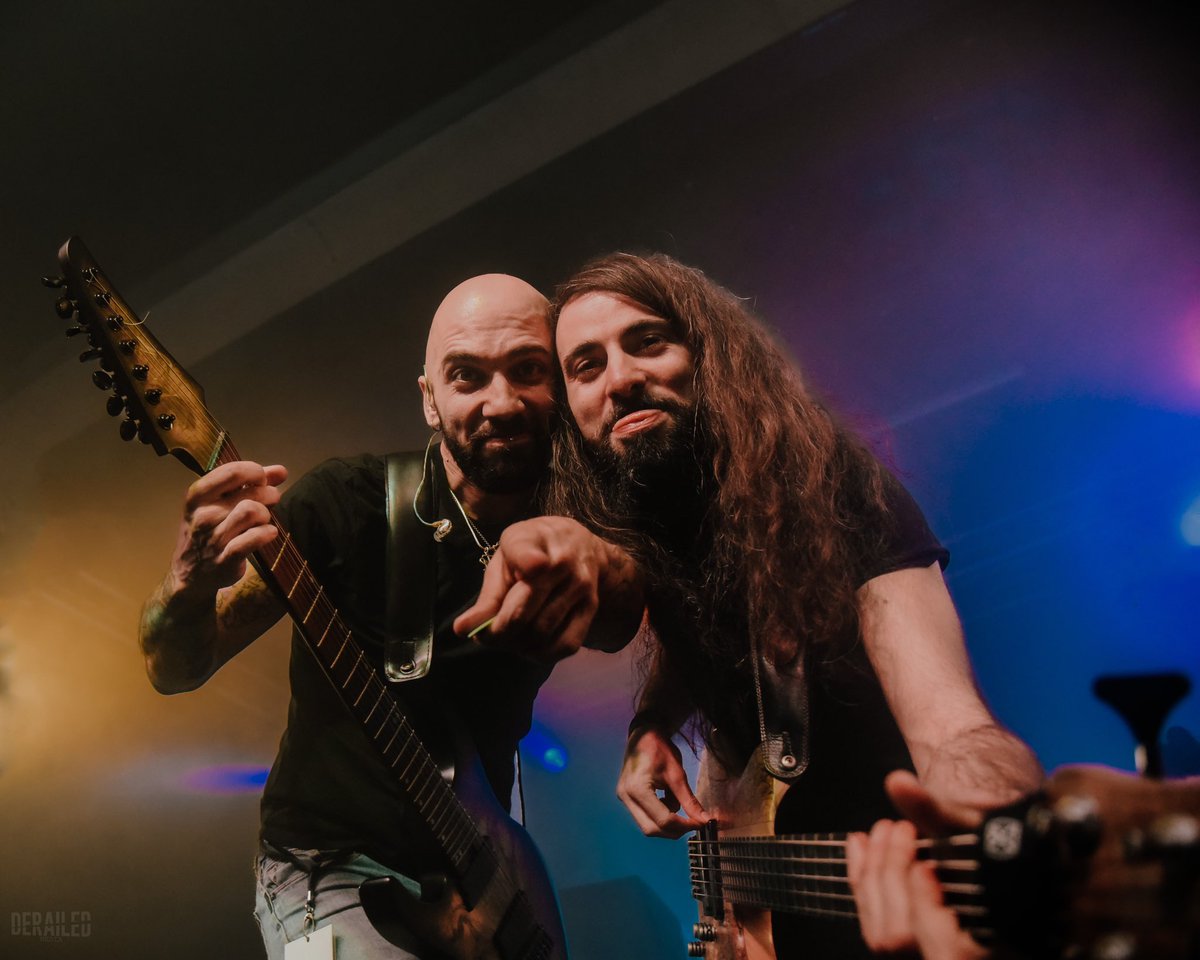 When you have to play a show but you’re also ready for your close up 🤣 Marco &amp; Luca from #Temperance at Hellraiser in Leipzig tonight opening for <a href="/tarjaofficial/">Tarja Turunen</a>! | 📸: <a href="/NickyHdezPhoto/">Nicky Hernández</a> | #DerailedMedia #ComingSoon #SneakPeek #ConcertPhoto