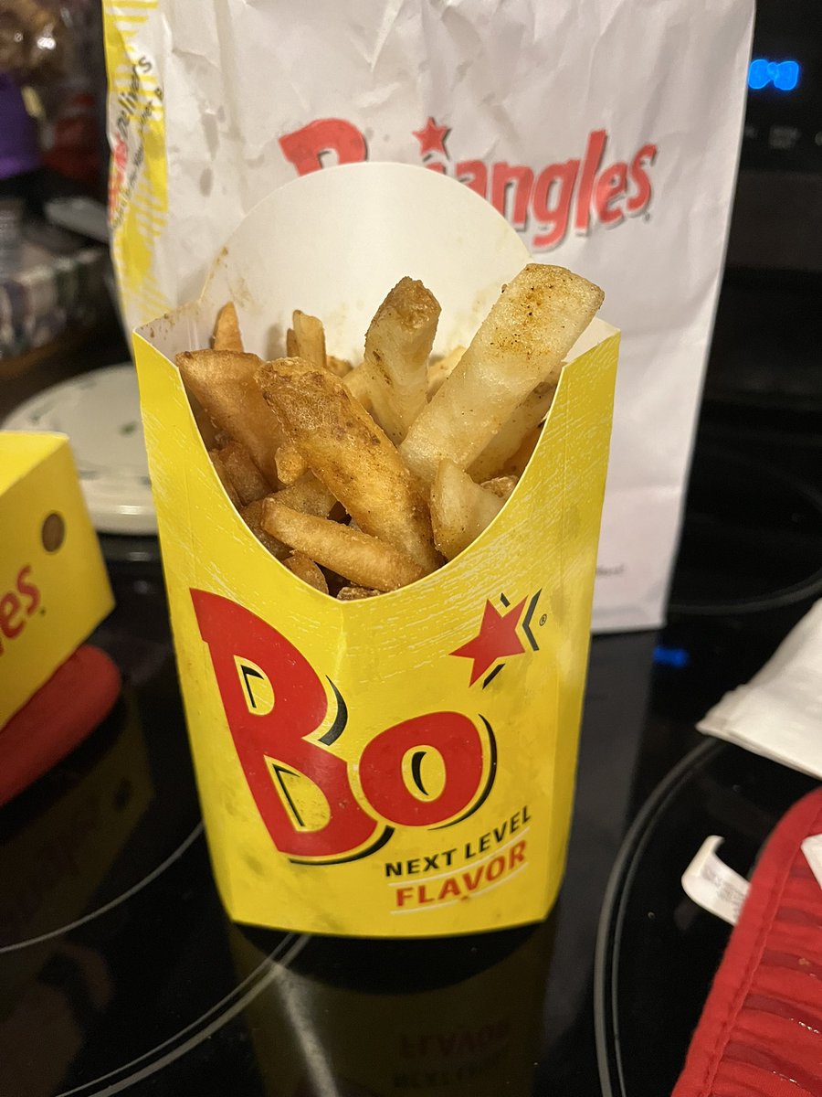 aunt_peegee's tweet photo. @Bojangles - I know inflation has been bad but $4.29 for this “family” size order of fries is going a bit far. https://t.co/djtOIdhOFz
