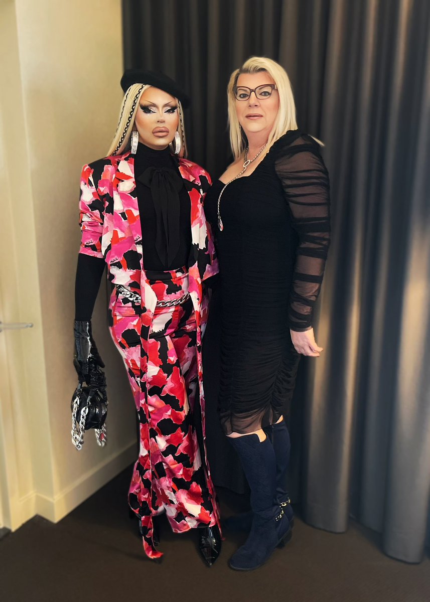 PinkMafiaPro's tweet photo. Mother and Daughter. It’s Icesis Couture. https://t.co/3wVGpQZnE2