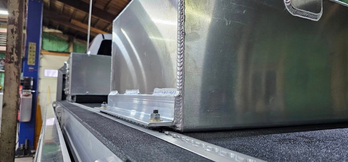 Another clever use of Mac's recessed VersaTie track from Reiselt's Machine Works. #MacsTieDowns #TrustMacs   

Shop Mac's VersaTie track profiles: bit.ly/3SUmtP9