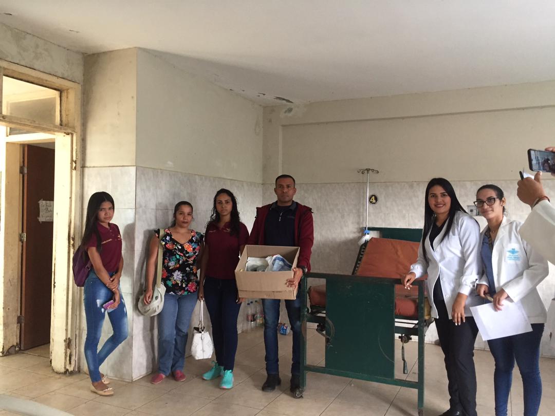 Gracias a nuestro Rector José A Torrealba, Mov. Estudiantil MEUNO en compañía del Coor. UNERG de Valle de la Pascua Marlon Réngifo articula insumos médicos con el Hosp. Rafael Zamora Arévalo, para paciente que necesita ser intervenido quirúrgicamente. 
#PorTiUNERG