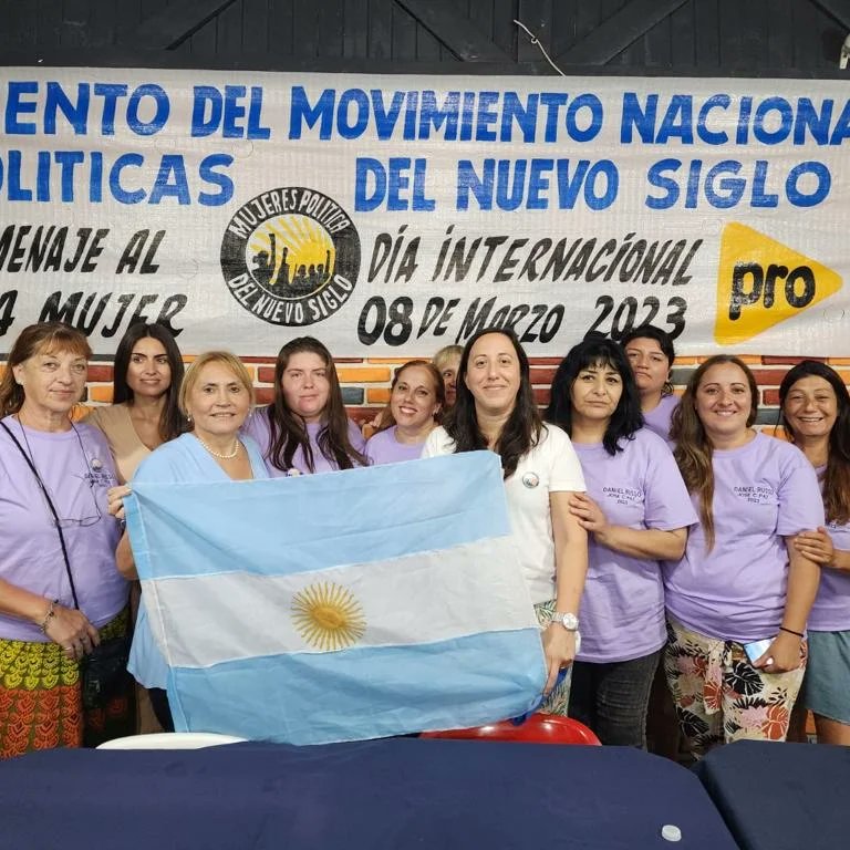UPFAlteBrown's tweet photo. la concejal de Quilmes, Patricia Caparelli, y la vicepresidenta de la Junta Promotora de Mar Del Plata, @lucialamothe.
Con el incentivo de contribuir con los valores q queremos representar en el país, como lo son la Ley y la Verdad.
#UnionPopularFederal #UPF #UPFAlmiramteBrown https://t.co/UvHWoN4jRV