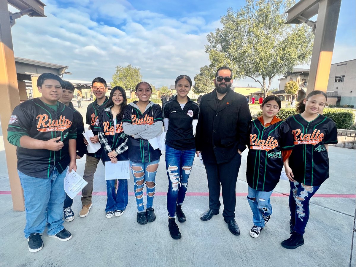 rialto-unified-school-district-on-twitter-the-future-looks-bright