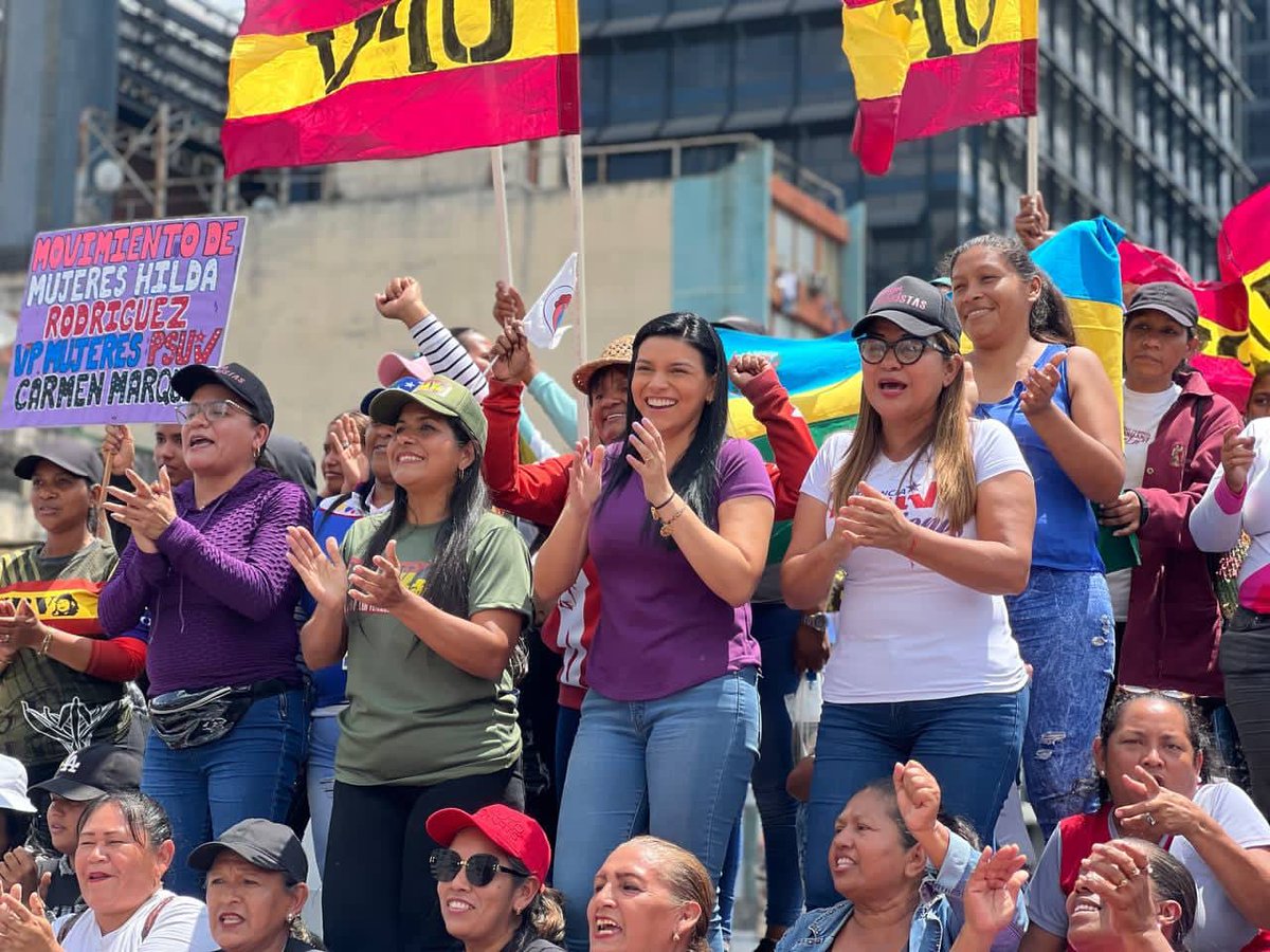 anzoateguigob's tweet photo. #08MAR | En conmemoración del Día de la Mujer, el movimiento feminista del estado Anzoátegui liderado por la Primera Combatiente @marciamorenor dijo presente en la Gran Concentración Nacional por este día en la ciudad de #Caracas https://t.co/0liKiclIn4