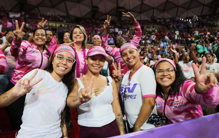 #MásTemprano || La Vicepdta. <a href="/delcyrodriguezv/">Delcy Rodríguez</a> destacó que el capitalismo atenta contra los derechos de la mujer: El proyecto de la derecha venezolana es contra la mujer, porque la propuesta que levanta la derecha es el capitalismo, cuya violencia es intrínseca contra las mujeres.