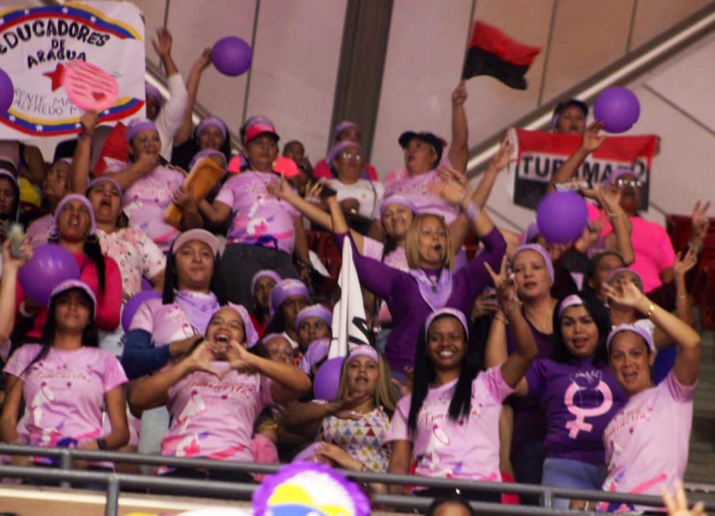 #8Mar Desde Caracas acompañamos la Tribuna Feminista junto a nuestro Pdte.@nicolasmaduro, la primera combatiente <a href="/ConCiliaFlores/">Cilia Flores</a> y todas nuestras hermanas guerreras. Nada ni nadie podrá arrebatarnos los sueños de seguir haciendo Patria. ¡Viva la mujer venezolana! #ChávezFeminista