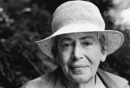 fuedicho's tweet photo. "Mi imaginación me hace humana y, me hace ignorante; me da todo un mundo, y hace que me exilie de este".
Ursula K. Le Guin
#Fuedicho https://t.co/pvHdwFXRu7
