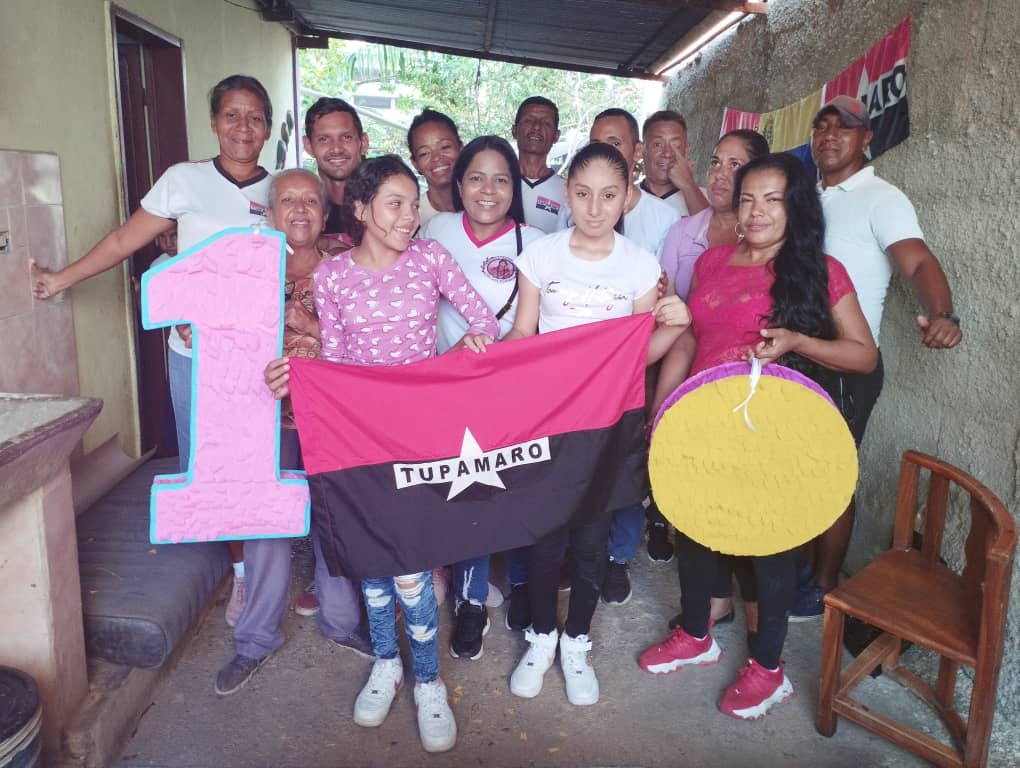 En <a href="/caraboboMRT/">CaraboboMRT</a> Mpio. Carlos Arvelo, la Vocera del Mov. Micaela Bastidas <a href="/amarilymoralesg/">𝓐𝓶𝓪𝓻𝓲𝓵𝔂 𝓜𝓸𝓻𝓪𝓵𝓮𝓼🌹🇦🇴</a> conmemora el día internacional de la mujer con taller productivo de elaboración de piñatas para avanzar a la verdadera emancipación de las mujeres y hombres trabajadores.

#ChávezFeminista