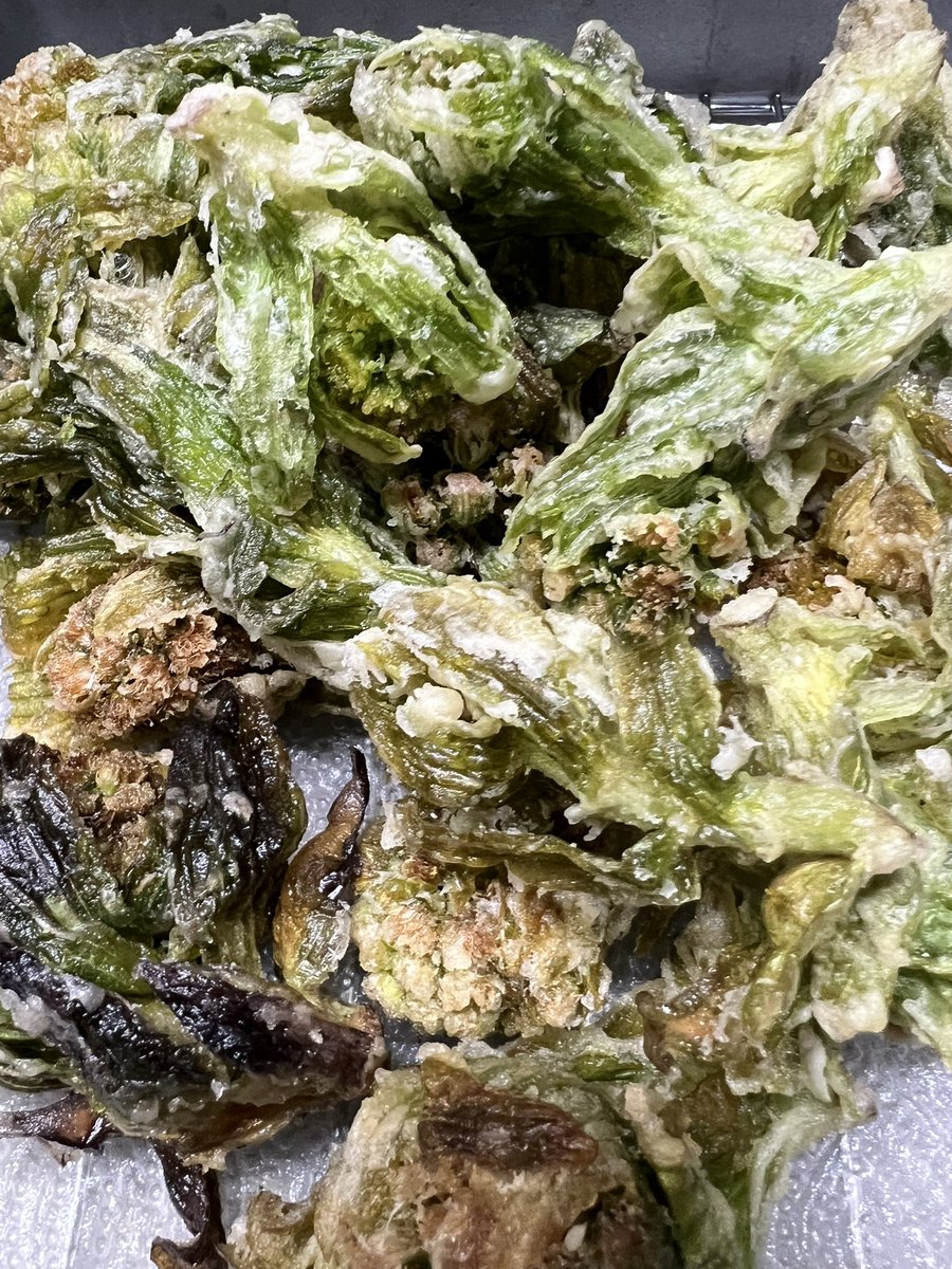 ふきのとうの天ぷら

春の味だぁ😍