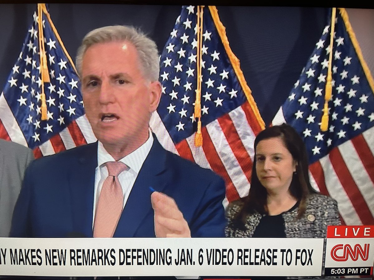 adgirlMM's tweet image. Trump patsy Kevin McCarthy is so defensive about his moronic decision of releasing Jan 6th footage to Tucker Carlson, that even aspiring GOP villain Elise Stefanik is visibly uncomfortable. 🍿 #McCarthyResign