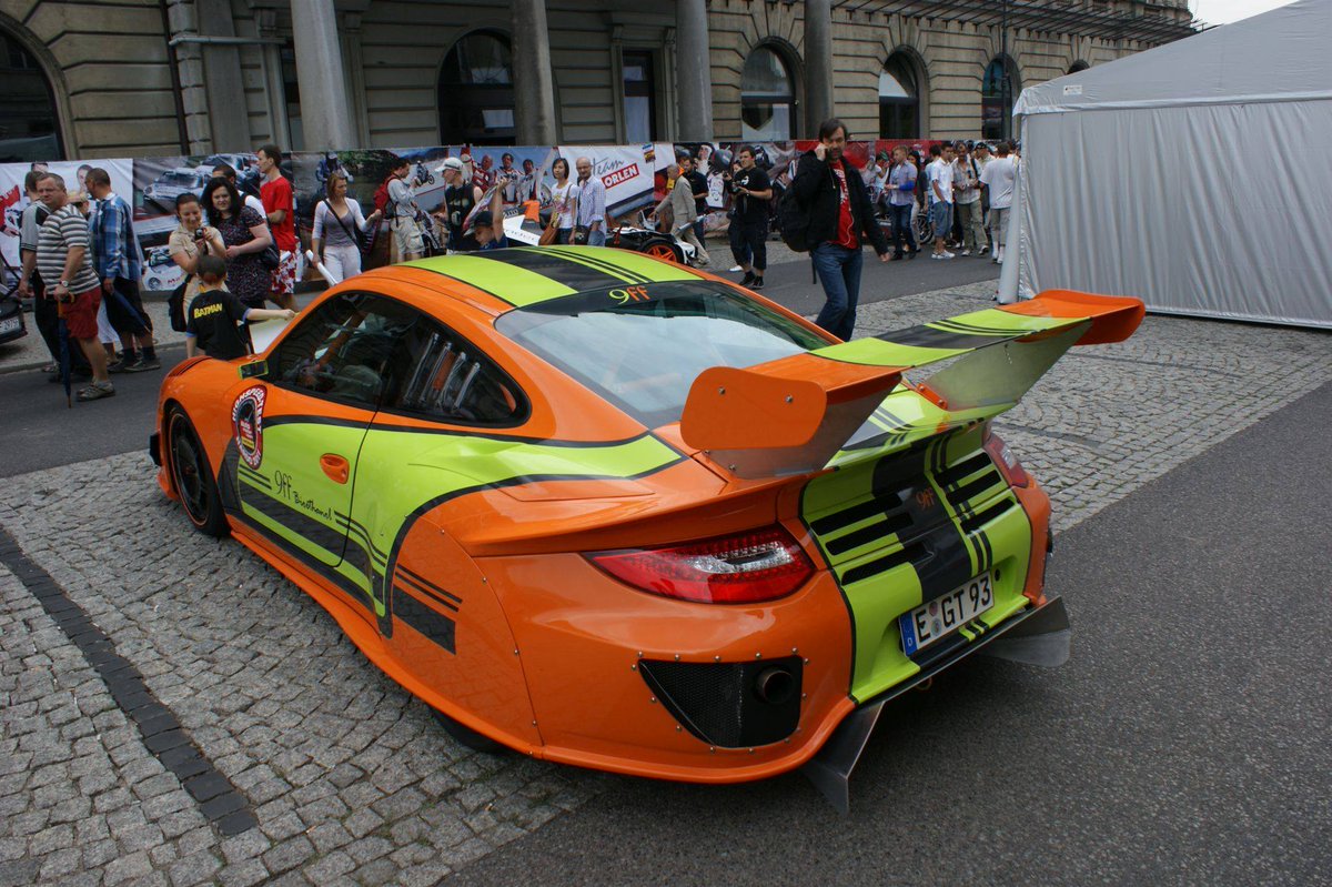 #WingWednesday #PorscheOnTrack #Porsche #PorscheCustomerRacing #PorscheMotorRacing #PorscheMotorSport #PorscheFamily