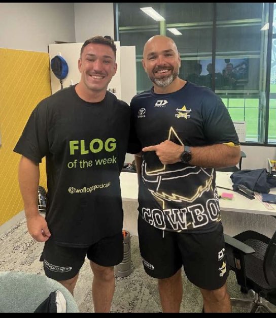 The <a href="/twoflogs/">Kirb and Gibbo</a> have made it to Townsville! Reece (this weeks interview) obviously only modelling the shirt we may see more of up north 😜🤠🤠 GO THE COWS!

podcasts.apple.com/au/podcast/two…