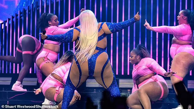CensoredMen's tweet photo. These pictures are from Lizzo’s performance on Wednesday in Glasgow.
-
So the music industry promotes: Obesity, Satanism, Pedophilia, The Radical LGBTQ+ Agenda etc.
-
But they say we need to be more progressive. 
-
So,
-
That makes it all fine? https://t.co/QM8eqmPNGu