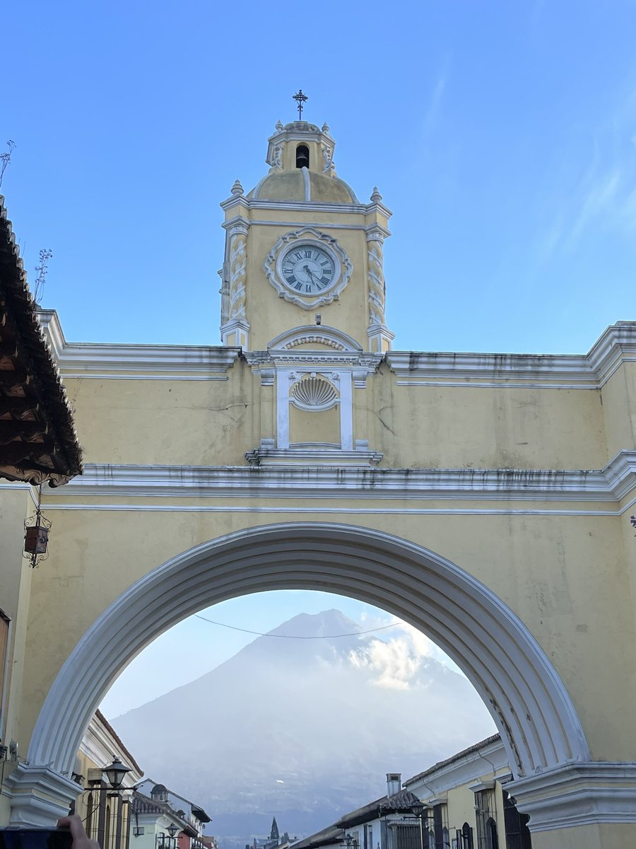 FlorSelena_'s tweet photo. Finally completed my first advance parole trip. I got to visit Guatemala for the first time in a long time 🥹😭🥺

Huge thank you to @aleistalking @ImmigrationWS for telling me to take a leap of faith 🥹 

Not pictured: me crying with my abuelita 🥹🥹 finally got to see her again https://t.co/clxSTwBQ9S