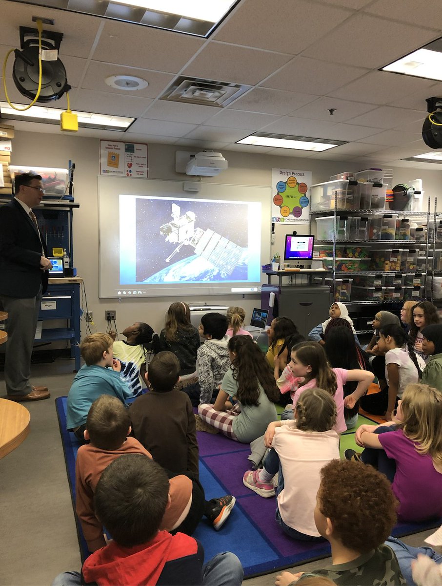 EPPenguins's tweet photo. Thank you to Meteorologist Marshall Stageberg for visiting the second graders and sharing your expertise on all things weather! https://t.co/E13naubfkI