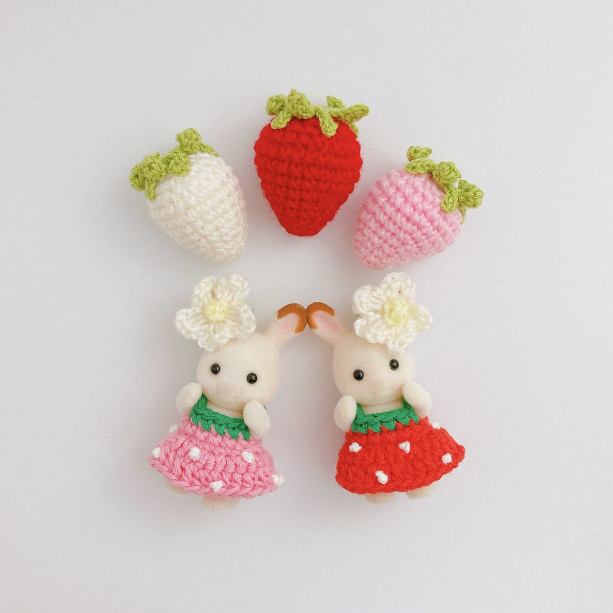 masaru_Handmade's tweet photo. 一緒にいちご狩り連れてって欲しい🍓

#あみぐるみ　#シルバニア　#オーダーのお品　#春　#いちご好きさんはいいねしたくなる　#うさぎ https://t.co/Dr5t5nRG2s