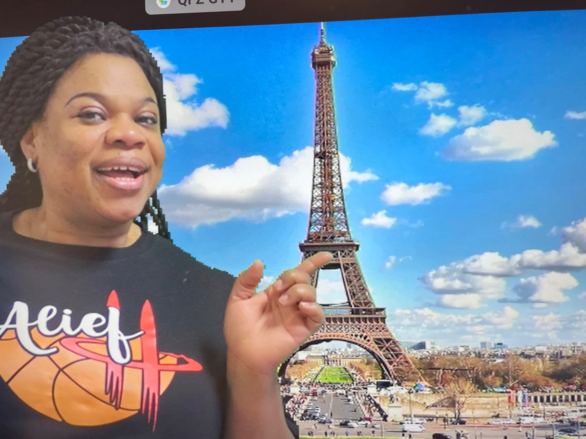 Wrapping up a visit at <a href="/ajbushelem/">Bush Elementary</a> Academic Night with a trip to Paris! <a href="/AliefISD/">Alief ISD</a> <a href="/Alief_Libraries/">AliefLibraries</a>