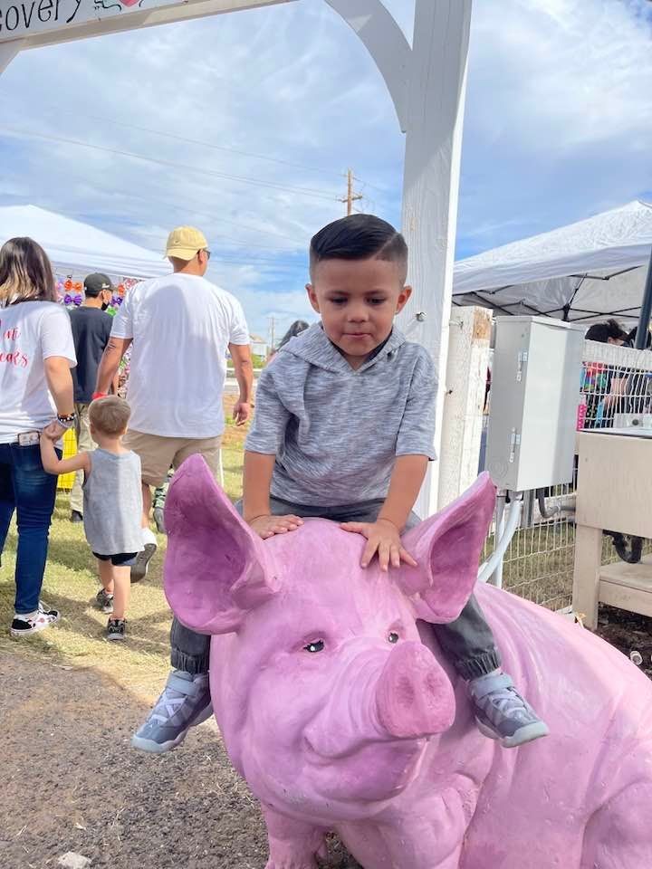 AmadioFarm's tweet image. We sure love seeing your kids grow up enjoying the farm! 
#family #farm #goodearth