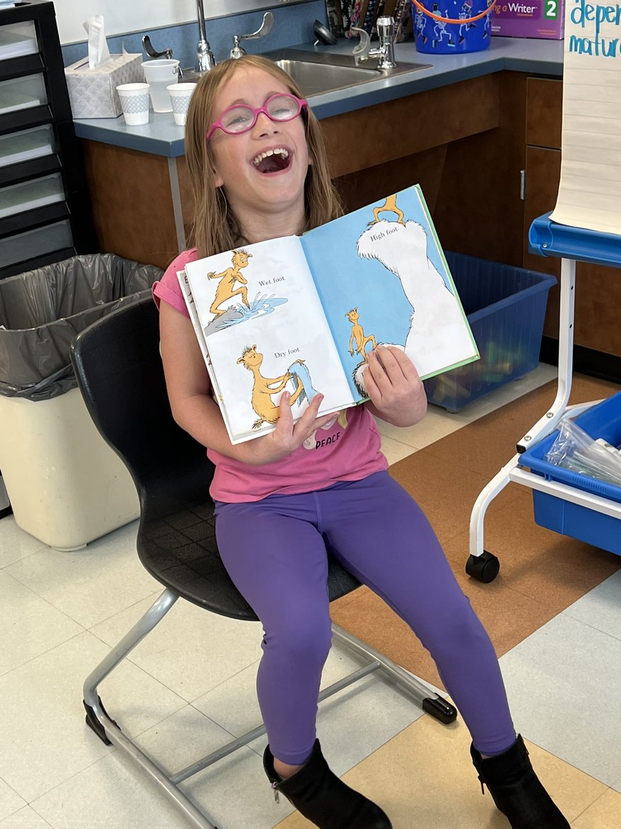 Am I getting older or do teachers seem to be getting younger these days?
At least they seem to really enjoy their job!
#StarStudent