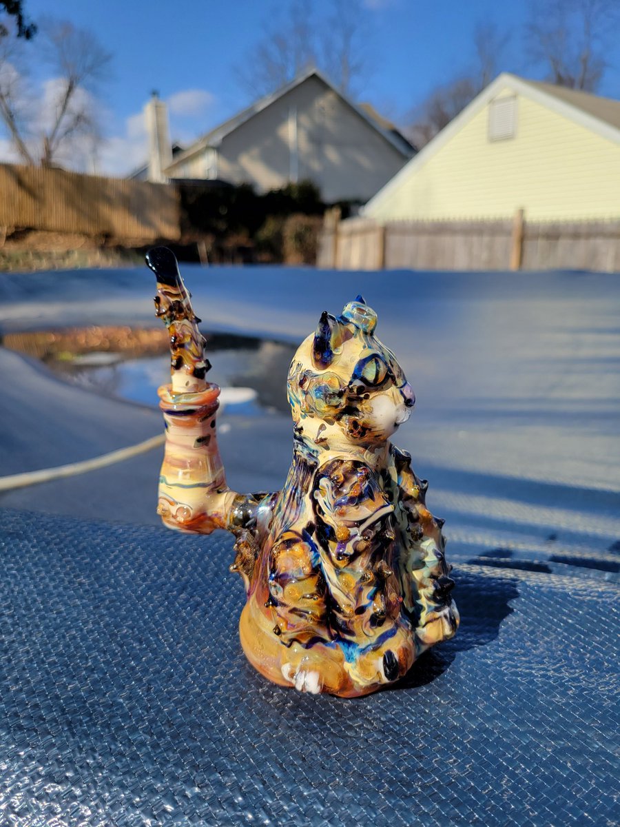 FreewaysGlass's tweet photo. Kitty with removable tail dabber up for auction now on my insta @freewaysart #glasskitty #kitty #tabbycat #glasscat #auction #glassauction #tabbykitty #sculptedglass #glassart https://t.co/DuxrYENbOd